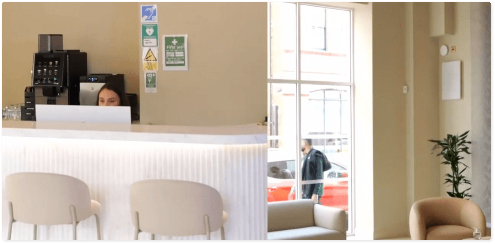 SmileFast waiting room video